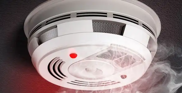 Installed smoke detector providing reliable fire detection in Houston, TX